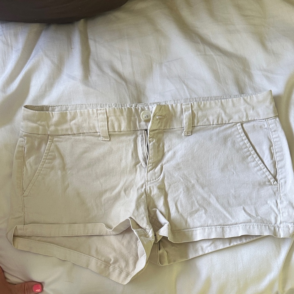 American Eagle Outfitters Cream Cargo Shorts